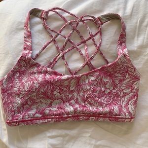 Lululemon sports bra size 4